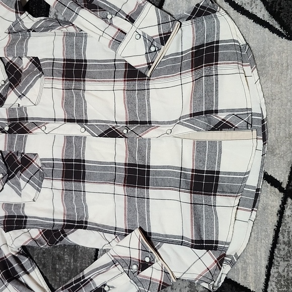 BKE STANDARD FIT FLANNEL PLAID PEARL SNAP-BUTTON LONG-SLEEVED SHIRT - Picture 6 of 14